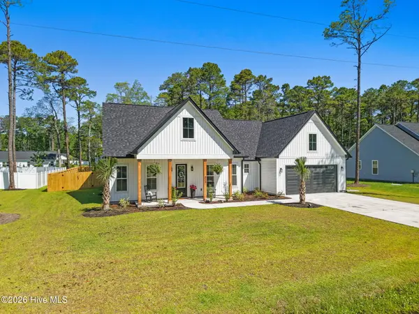 333 Pineknoll Drive Nw, Calabash, NC 28467