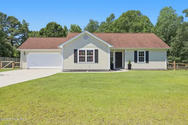 105 Glenwood Drive, Hubert, NC 28539