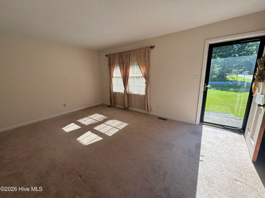 415 S Mcneil Street, Burgaw, NC 28425 - #3