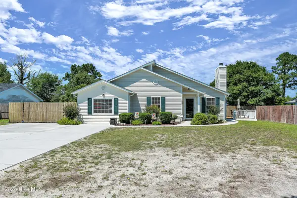 622 Sand Ridge Road, Hubert, NC 28539