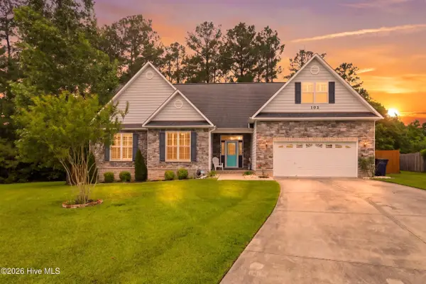 102 Kingswood Court, Jacksonville, NC 28546