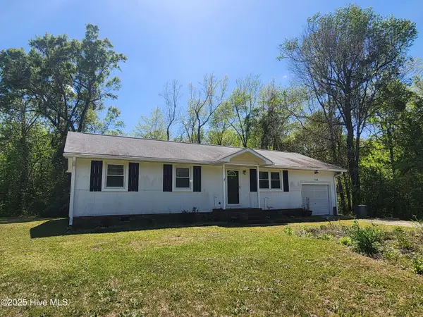 186 Sand Ridge Road, Hubert, NC 28539