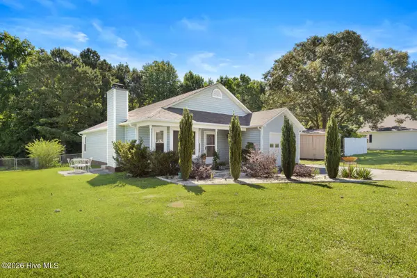 382 Riggs Road, Hubert, NC 28539