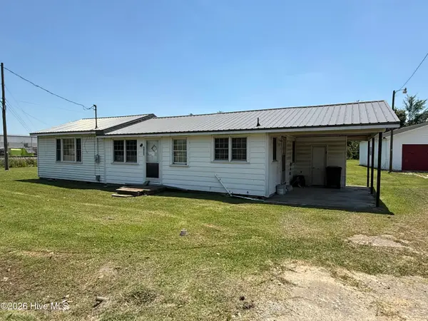 201 County Road, Mount Olive, NC 28365