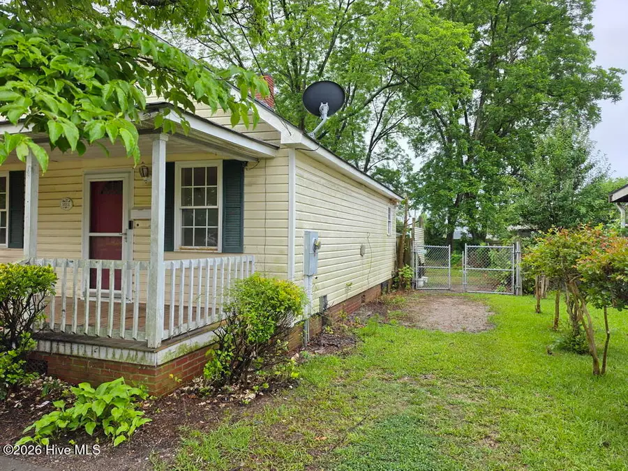 1011 E 6th Street, Washington, NC 27889 - #3