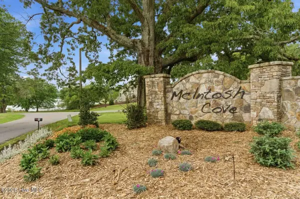 25 Mcintosh Circle, Hayesville, NC 28904