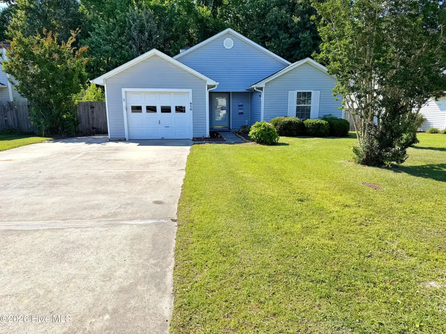 410 S Holly Lane, Swansboro, NC 28584 - #2