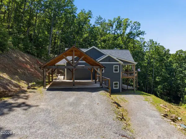 154 Blueberry Hill, Hayesville, NC 28904