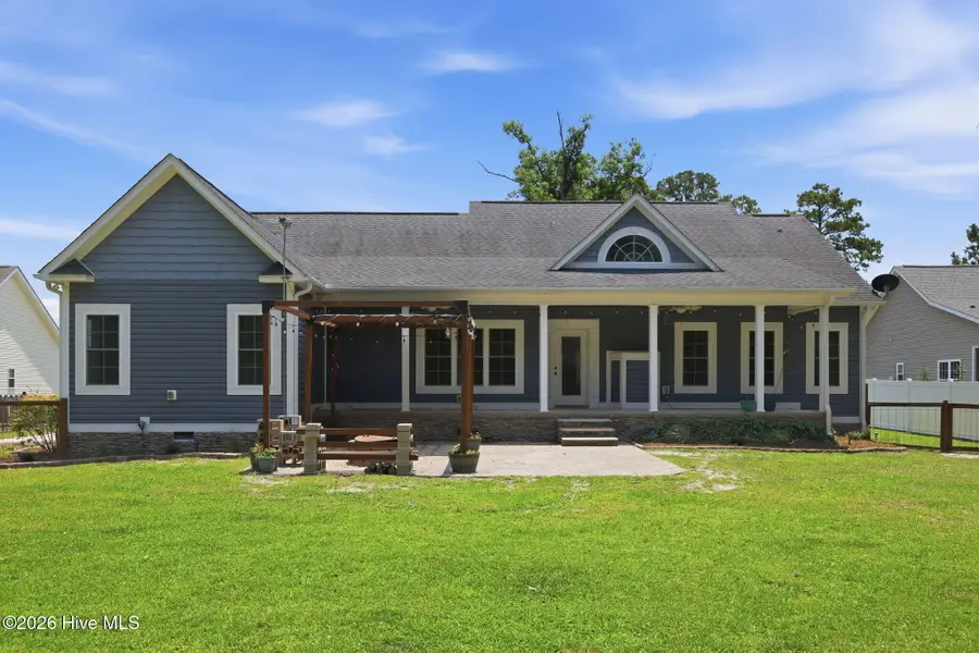 219 White Oak Bluff Road, Stella, NC 28582 - #2