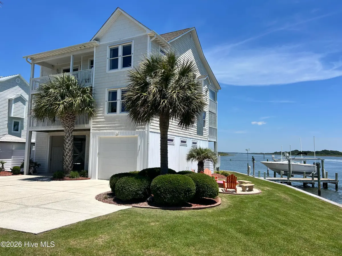 702 Roland Avenue, Surf City, NC 28445 - #1