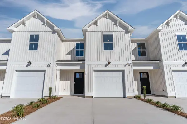61 W Pioneer Way #108, Hampstead, NC 28443