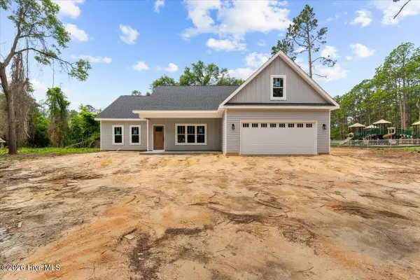 439 E Philadelphia Avenue, Pinebluff, NC 28373