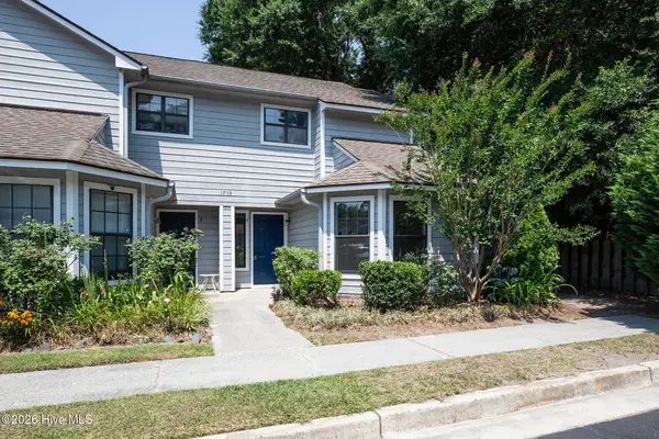 1713 S 41st Street #Apt F, Wilmington, NC 28403