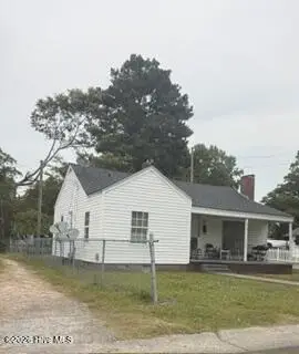 213 E Hillsboro Street, Mount Olive, NC 28365 - #2