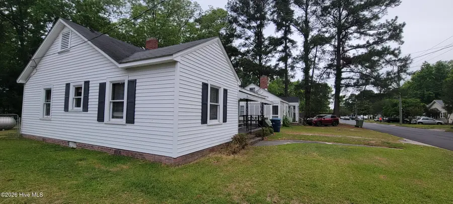 329 E 11th Street, Washington, NC 27889 - #3