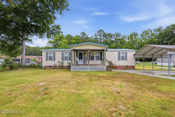 303 Queens Road, Hubert, NC 28539