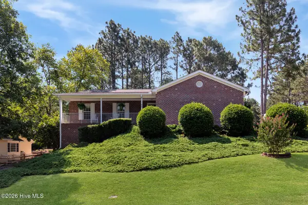 315 Sandhills Circle, Pinehurst, NC 28374