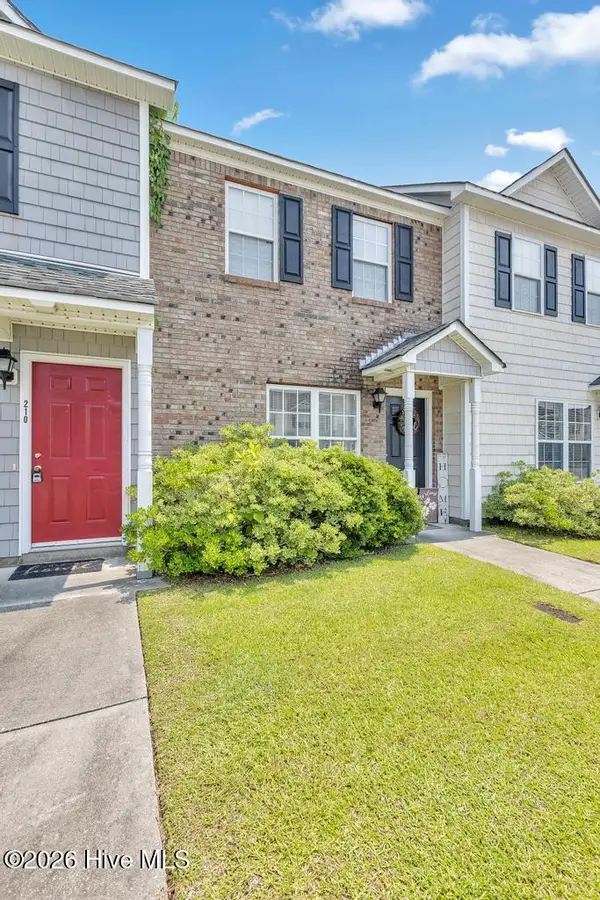 208 Bridgewood Drive, Jacksonville, NC 28546