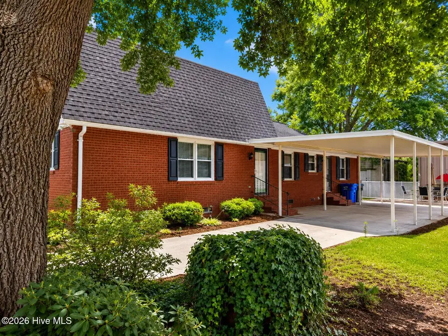 117 S Thomas Street, Beulaville, NC 28518 - #3