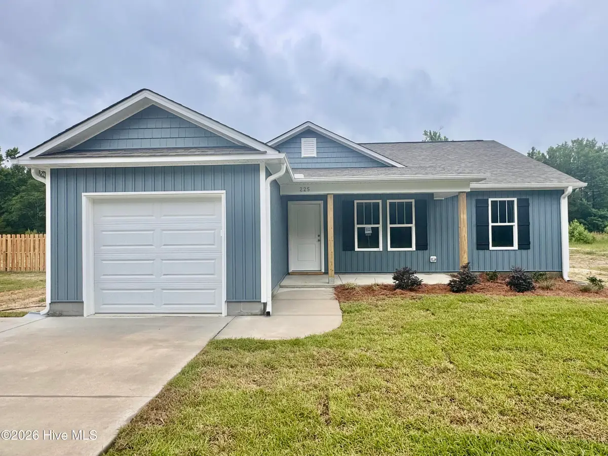 225 Montague Road, Currie, NC 28435 - #1