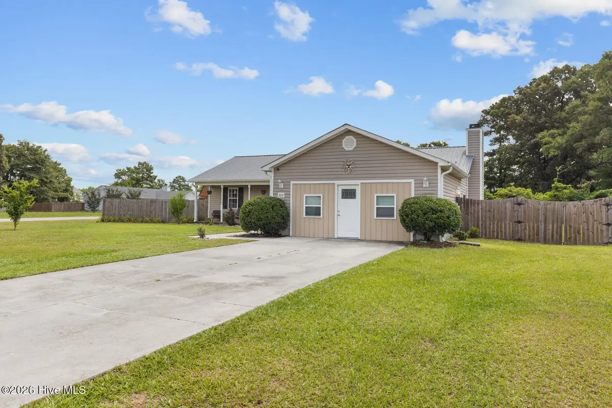 309 Parkton Drive, Richlands, NC 28574 - #1