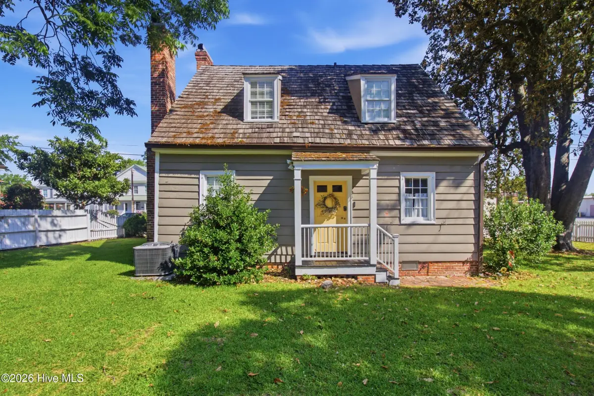 403 Queen Street, New Bern, NC 28560 - #1