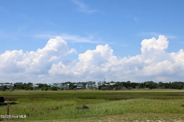 838 Ocean Boulevard W, Holden Beach, NC 28462