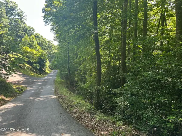 6 Bartram Trail Road, Franklin, NC 28734