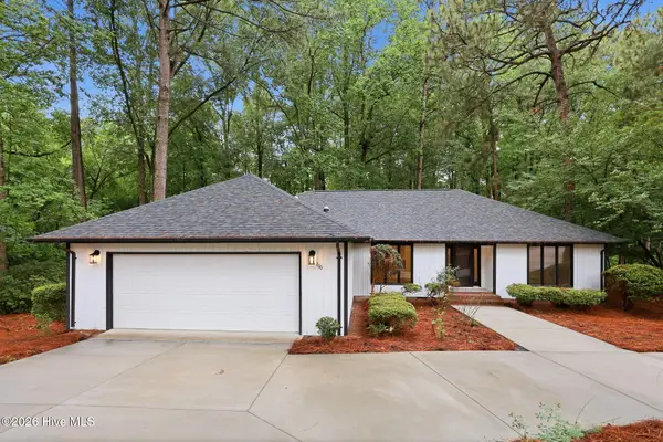 200 Devonshire Avenue W, Seven Lakes, NC 27376