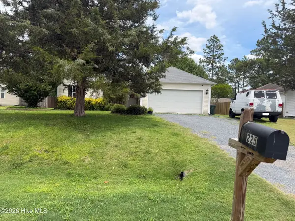 225 Woodgreen Lane, Aberdeen, NC 28315