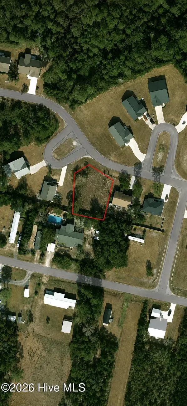 4467 Pinewood Village Drive, Southport, NC 28461