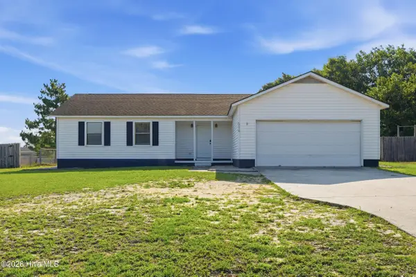 519 Sand Ridge Road, Hubert, NC 28539