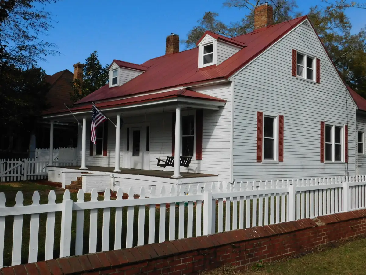 324 E Church Street, Laurinburg, NC 28352 - #1