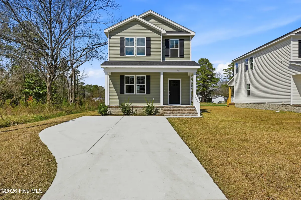 706 W Hayes Street, Burgaw, NC 28425 - #1