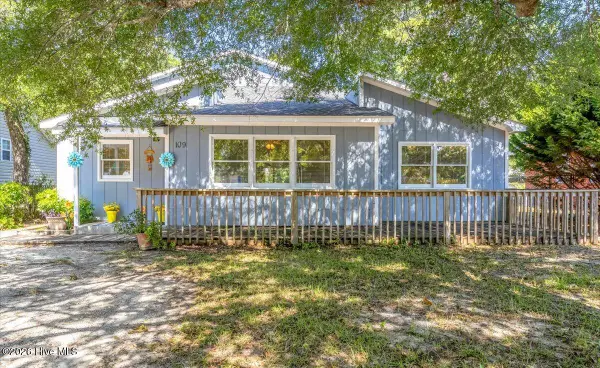 109 NE 30th Street, Oak Island, NC 28465
