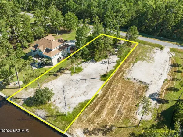 14 E Dowry Creek E, Belhaven, NC 27810