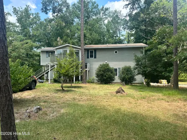 105 Whitestocking Ext, Burgaw, NC 28425