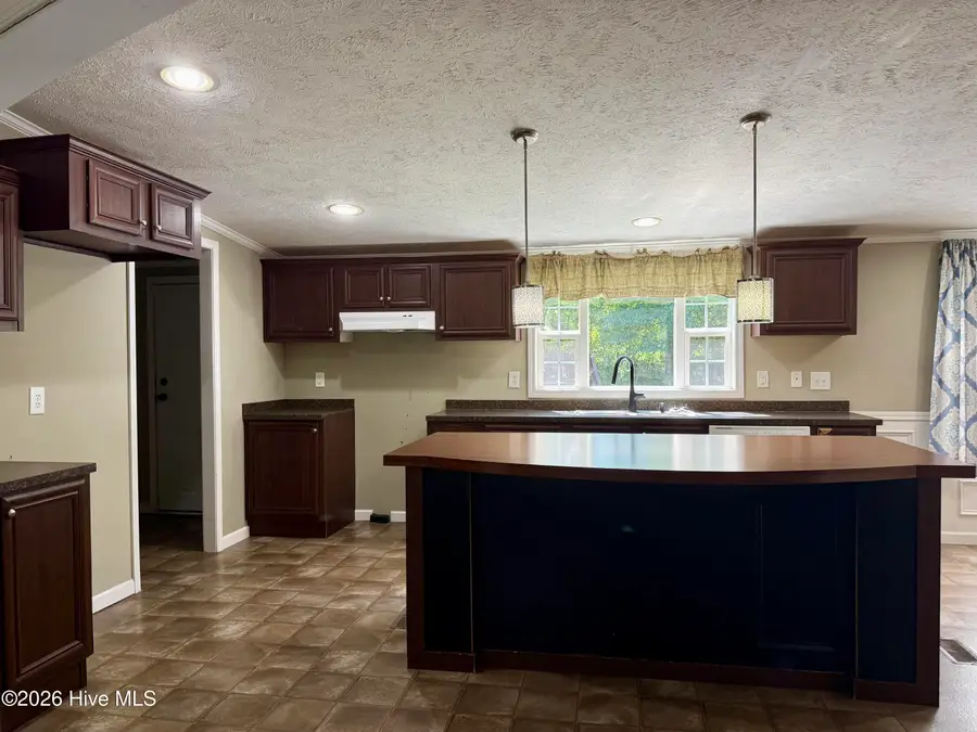 231 Oakwood Drive, New Bern, NC 28560 - #2