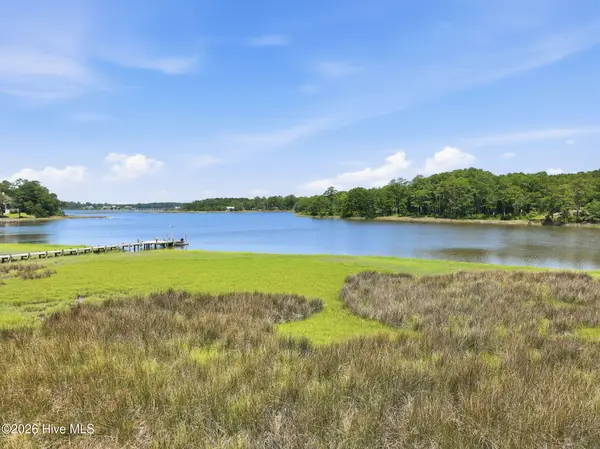 123 White Swan Way, Swansboro, NC 28584