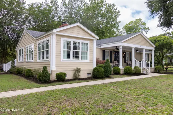 221 E Water Street, Edenton, NC 27932