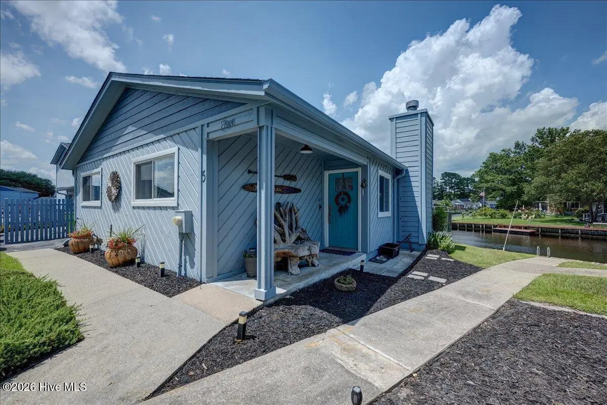 5 Harbour Walk, New Bern, NC 28562 - #1