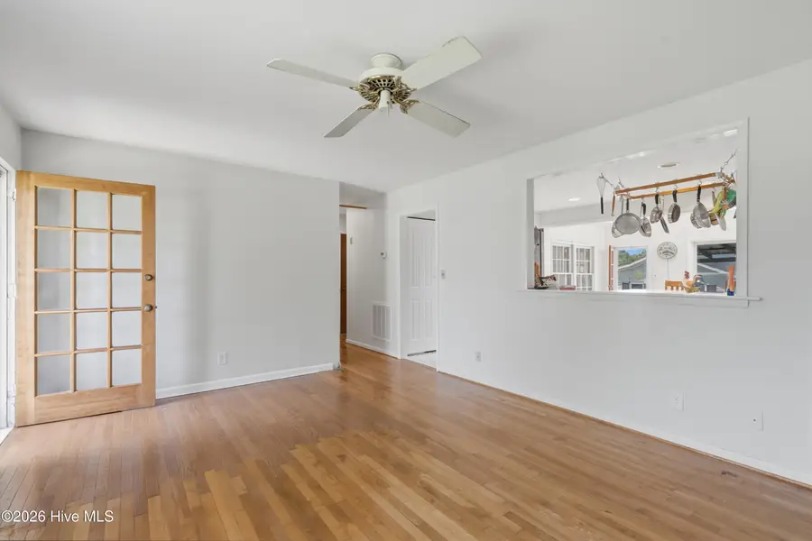 408 S Fifth Street, Swansboro, NC 28584 - #2