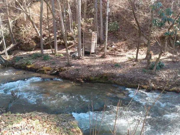 1412 Dicks Creek Road, Sylva, NC 28779