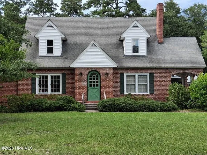 201 E Bell Street, Tabor City, NC 28463 - #1