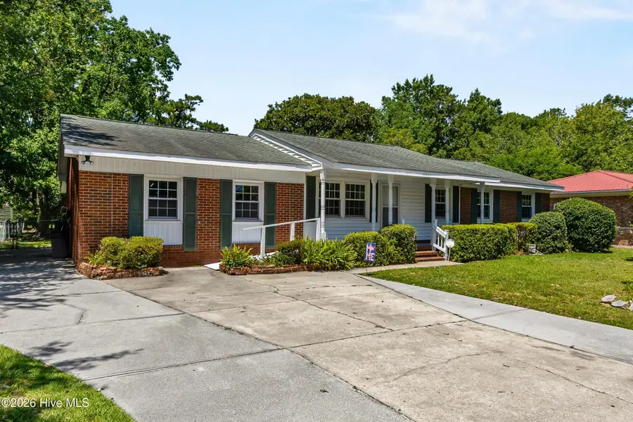 403 Oakwood Avenue, Jacksonville, NC 28546 - #2