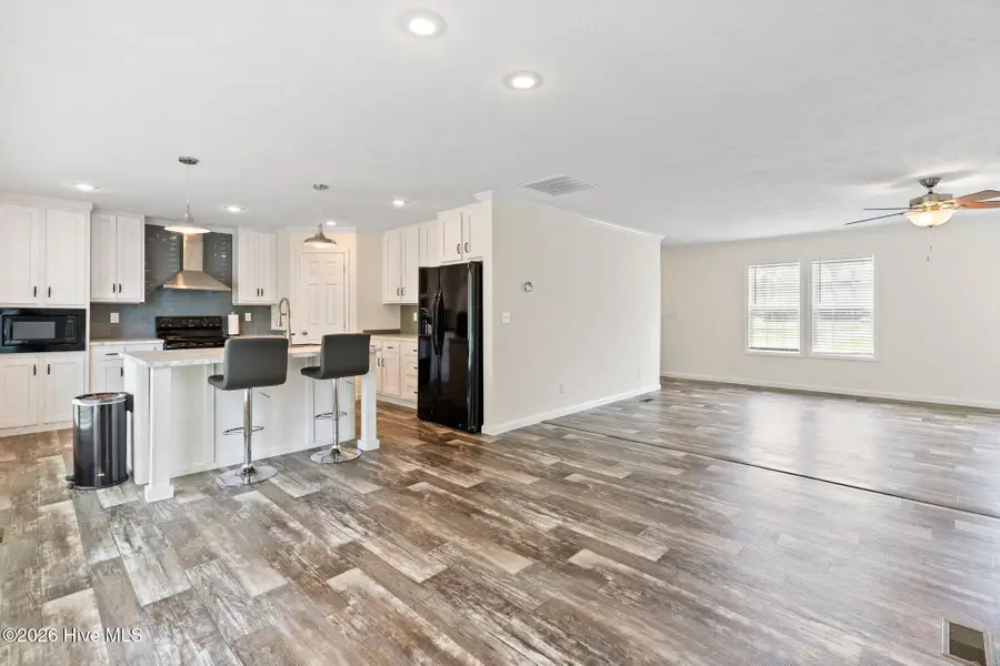 502 W Fremont Street, Burgaw, NC 28425 - #3