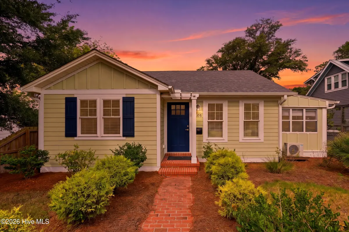 609 Clarendon Avenue, Southport, NC 28461 - #1