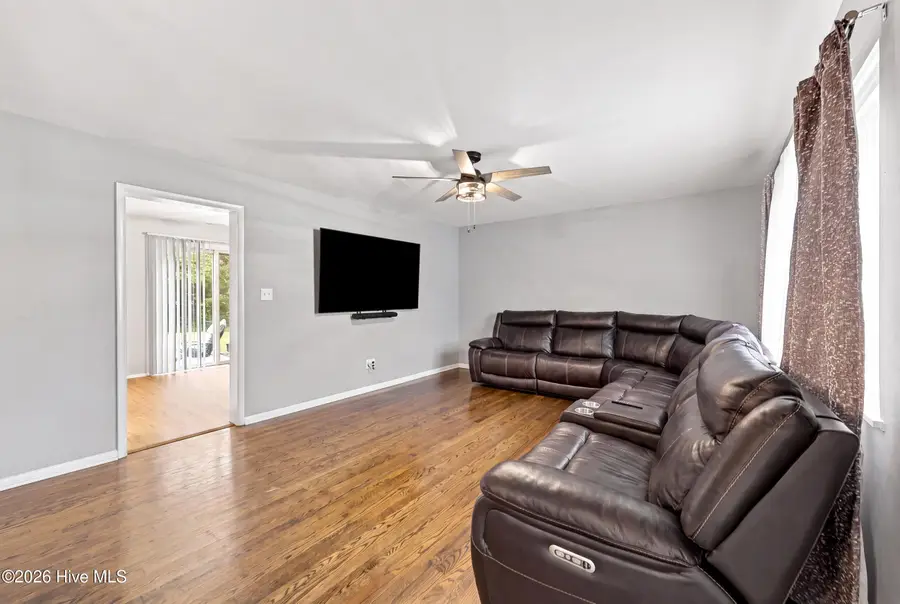 1700 Crescent Drive, Elizabeth City, NC 27909 - #3