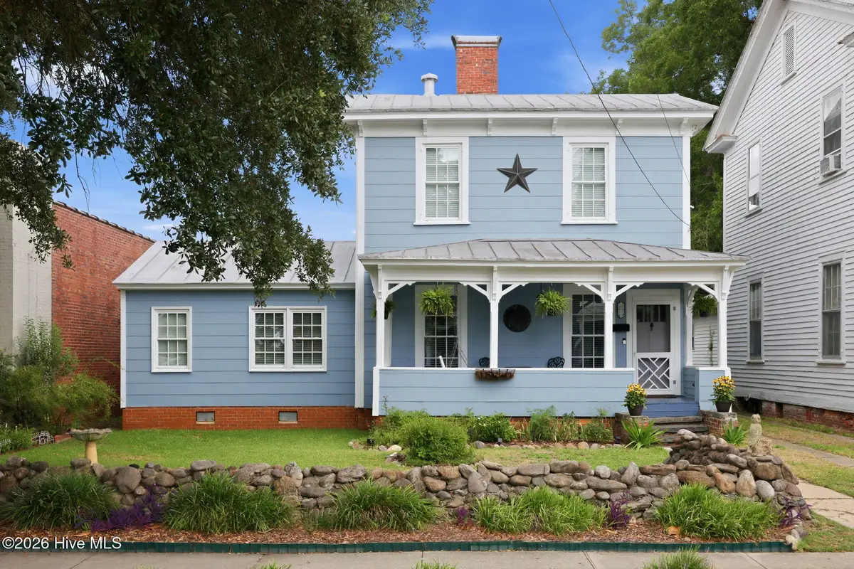 122 E 2nd Street, Washington, NC 27889 - #1