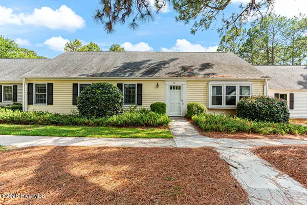 42 Village Green Circle, Southern Pines, NC 28387